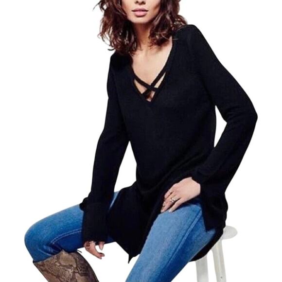 FREE PEOPLE Criss Cross Tunic Sweater Sz L Black Boho Trendy Cozy City Chic EUC - Picture 1 of 16